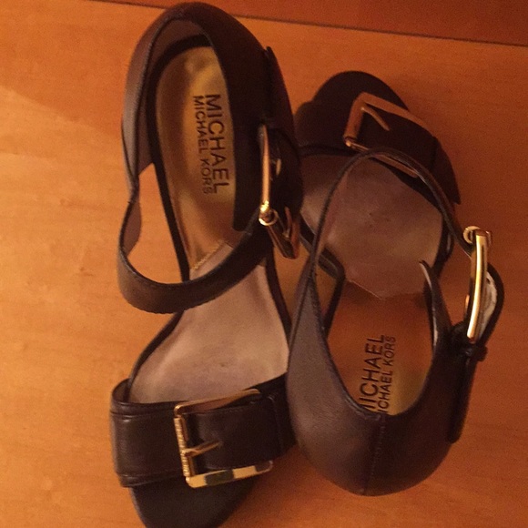 Michael Kors Shoes - Picture 4 of 7